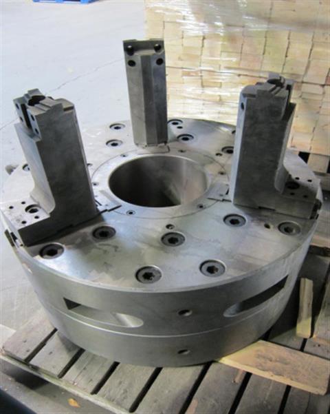 Royal 32" Chuck, Machine ID: 6780